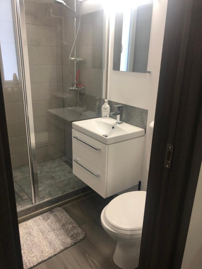 Apartamento Garsoniera La Munte Azuga Exterior foto